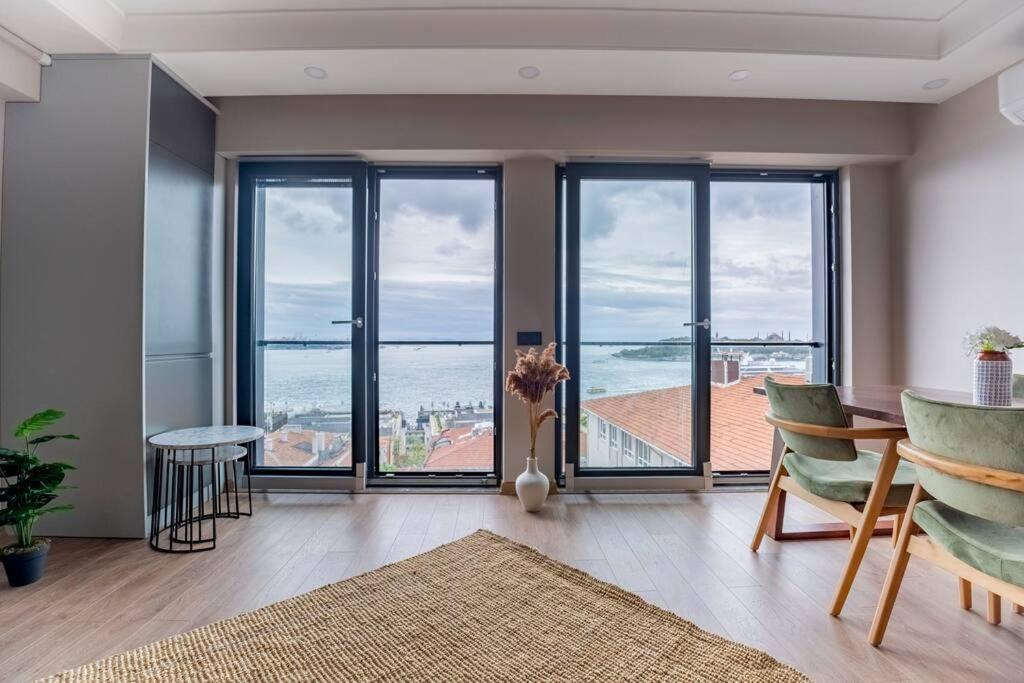 Two-bedroom With Bosphorus View Daire